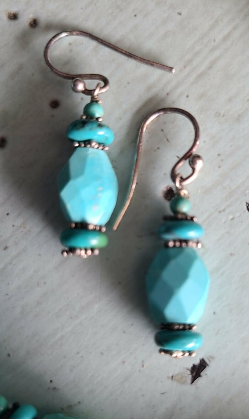 Turquoise Colored Bead Choker Necklace and 2 Pair Earring Set - Picture 3 of 5